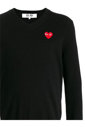 V-neck sweater with hearth logo Comme des Garcons Play | AXN0021